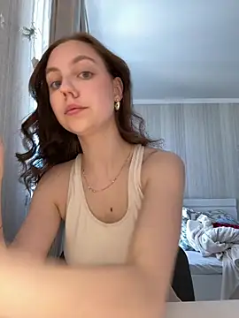 Snapshot of _AliceWells chatting on May 10, 2026, 2:44 pm AliceWells online show from May 10, 2026, 2:44 pm