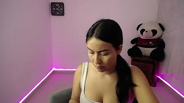 Snapshot of Shilot_ms chatting on May 5, 2026, 2:14 pm Shilot ms online show from May 5, 2026, 2:14 pm