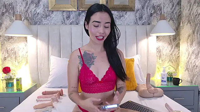 Sophie Vega online show from June 10, 2026, 3:29 am