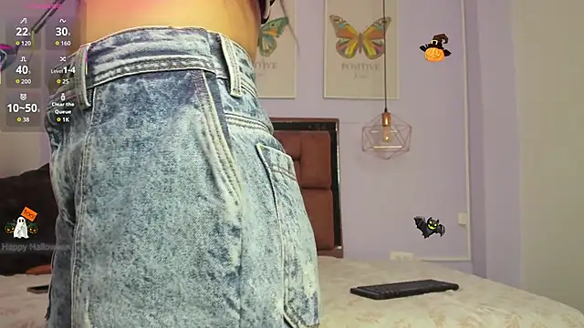 scarletmilzx online show from May 22, 2026, 1:06 pm