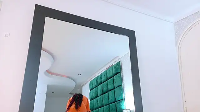 Elektradoll1 online show from June 3, 2026, 11:57 am