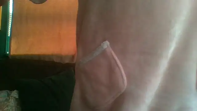 Snapshot of RosieSwitchBitch chatting on May 4, 2026, 12:23 pm RosieSwitchBitch online show from May 4, 2026, 12:23 pm