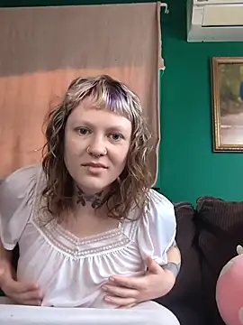 Snapshot of RosieSwitchBitch chatting on May 12, 2026, 12:02 pm RosieSwitchBitch online show from May 12, 2026, 12:02 pm