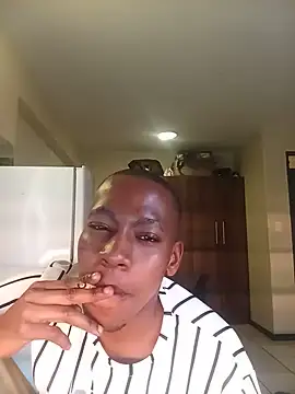 Mphoza0211 online show from May 20, 2026, 2:01 pm