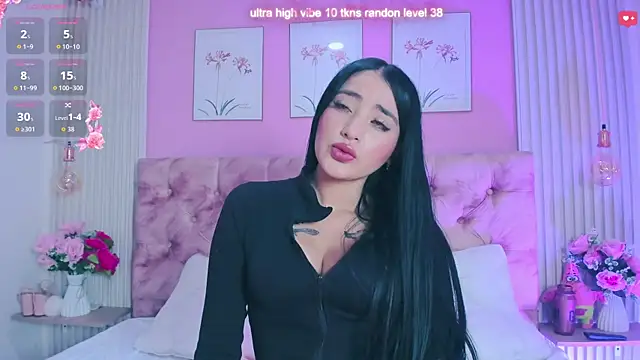Snapshot of Ariana_west_ chatting on June 1, 2026, 2:52 pm Ariana west online show from June 1, 2026, 2:52 pm