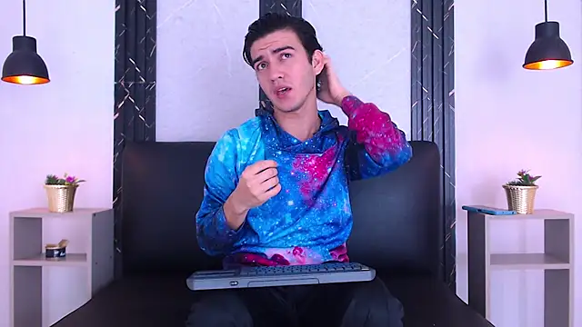 Feiccer Castquer online show from April 27, 2026, 11:36 pm
