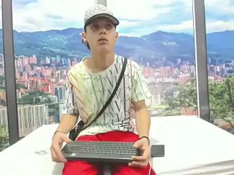 AxelAndCloe online show from August 3, 2026, 8:01 pm