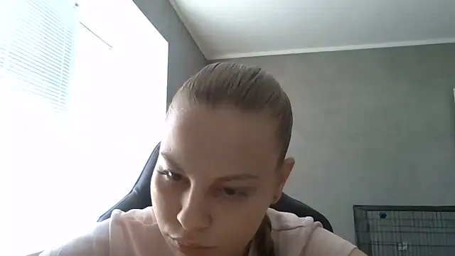  Linsyy ee  online show from June 12, 2026, 8:57 am