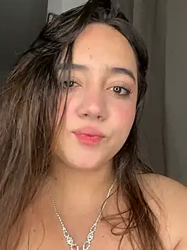violettmonroe2 online show from May 5, 2026, 3:03 am