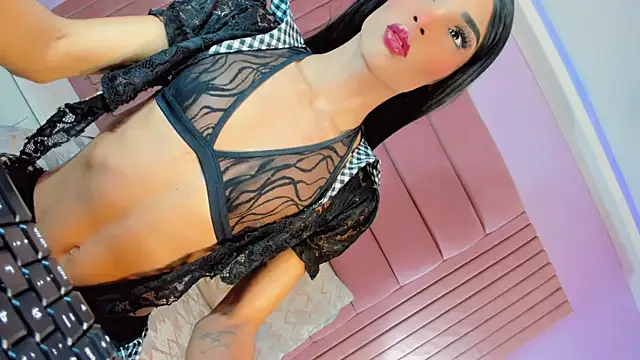 Darianavelazquez online show from June 7, 2026, 5:00 am
