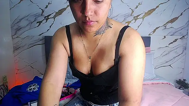 love sharit0409 online show from April 26, 2026, 12:52 am