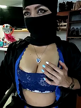 nadia  abaud online show from September 30, 2025, 1:43 am