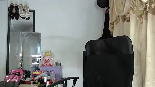 Snapshot of nadia__abaud chatting on July 17, 2026, 1:12 am nadia abaud online show from July 17, 2026, 1:12 am