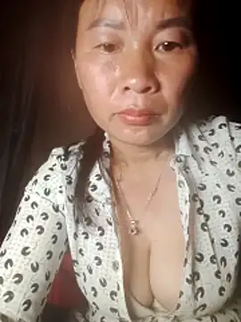 Snapshot of Lella_01 chatting on June 18, 2026, 1:28 am Lella 01 online show from June 18, 2026, 1:28 am