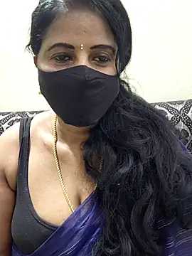 Snapshot of Sunitha-tamilponu chatting on July 17, 2026, 8:14 pm Sunitha-tamilponu online show from July 17, 2026, 8:14 pm
