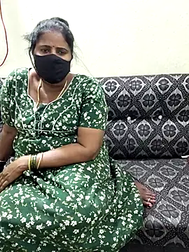 Snapshot of Sunitha-tamilponu chatting on July 21, 2026, 8:49 am Sunitha-tamilponu online show from July 21, 2026, 8:49 am
