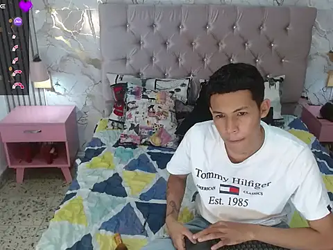 PhillipCox online show from May 12, 2026, 4:09 am