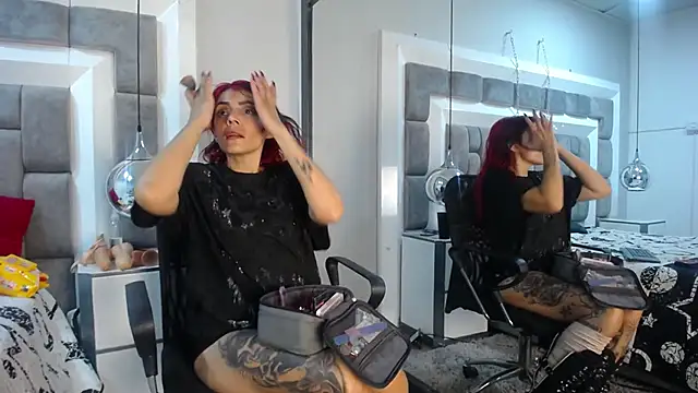 Lucie Red online show from June 10, 2026, 7:46 pm