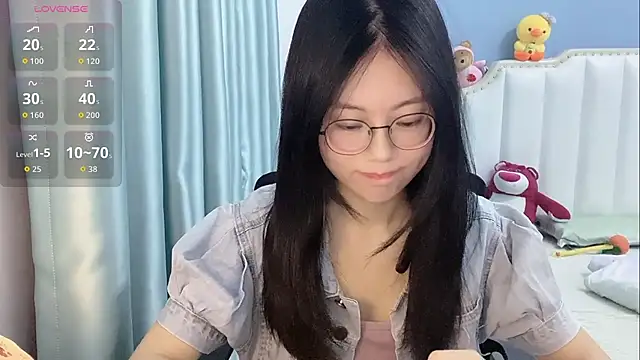 Snapshot of Luna-666 chatting on April 30, 2026, 3:29 pm Luna-666 online show from April 30, 2026, 3:29 pm