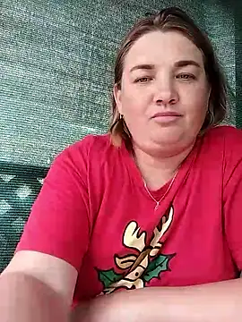 MiyaOlliver online show from June 14, 2026, 4:31 pm