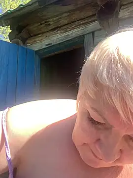 Snapshot of Laura_Miillf chatting on May 10, 2026, 9:03 am Laura Miillf online show from May 10, 2026, 9:03 am