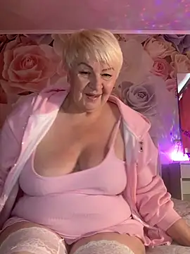 Snapshot of Laura_Miillf chatting on May 14, 2026, 8:32 am Laura Miillf online show from May 14, 2026, 8:32 am