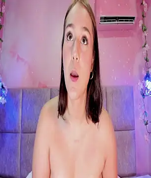 AmelieCooper online show from June 18, 2026, 7:51 pm