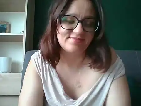 Snapshot of sensual_paris chatting on June 18, 2026, 5:30 am sensual paris online show from June 18, 2026, 5:30 am