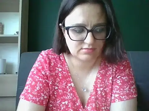 Snapshot of sensual_paris chatting on June 19, 2026, 5:23 am sensual paris online show from June 19, 2026, 5:23 am