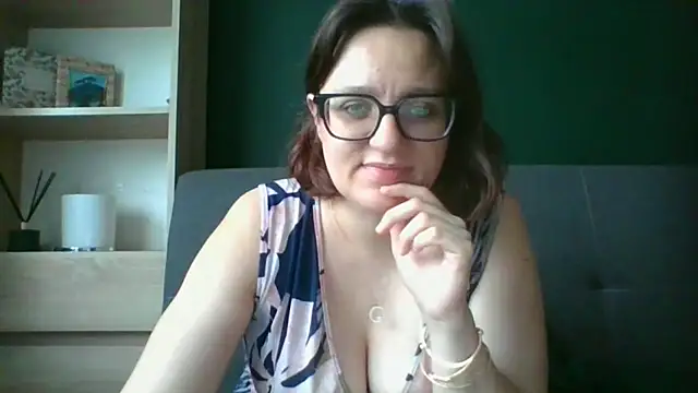 Snapshot of sensual_paris chatting on July 7, 2026, 5:21 am sensual paris online show from July 7, 2026, 5:21 am