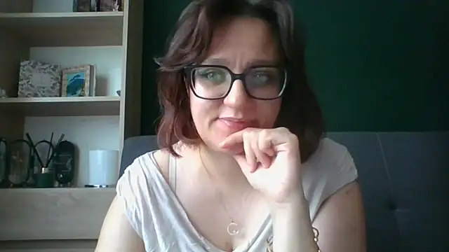 Snapshot of sensual_paris chatting on July 23, 2026, 5:27 am sensual paris online show from July 23, 2026, 5:27 am