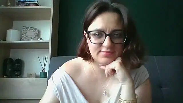 Snapshot of sensual_paris chatting on July 31, 2026, 5:18 am sensual paris online show from July 31, 2026, 5:18 am