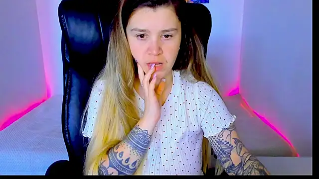 Natali Secret online show from May 9, 2026, 7:46 am