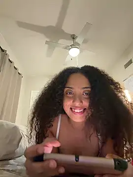 yasailynmari online show from May 16, 2026, 7:27 am