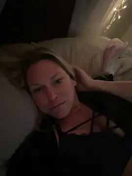 bigtitslivetofuck online show from March 13, 2025, 3:33 am
