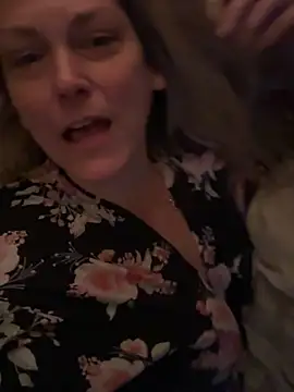 bigtitslivetofuck online show from March 20, 2025, 1:24 am