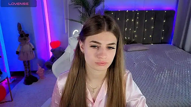 Snapshot of Dayana_Mood chatting on May 8, 2026, 7:03 am Dayana Mood online show from May 8, 2026, 7:03 am