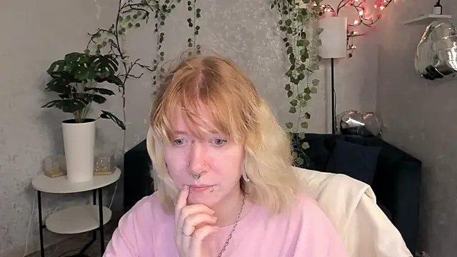 Elira Vane online show from June 22, 2026, 3:25 am