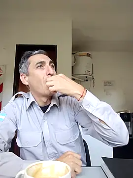 Alejandro83bsf online show from May 8, 2026, 8:14 pm