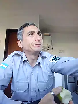 Alejandro83bsf online show from May 11, 2026, 7:44 pm