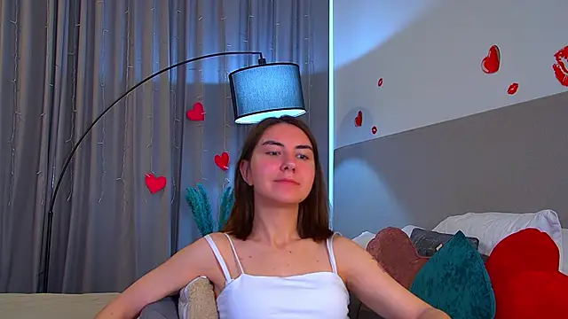 AlisaAlarie online show from June 5, 2026, 6:52 am