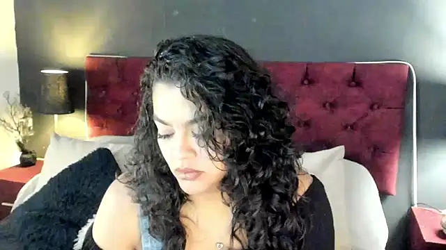 ZiaNoir  online show from July 5, 2026, 3:41 pm