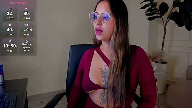 MayaLee  online show from June 13, 2026, 3:15 am