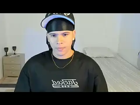 Snapshot of sant_wahlberg chatting on May 29, 2026, 5:05 am sant wahlberg online show from May 29, 2026, 5:05 am