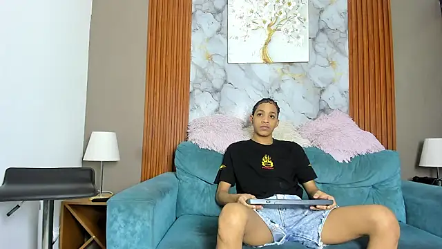LOVE GUYS1 online show from May 1, 2026, 1:26 pm
