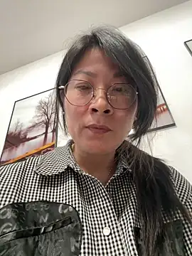 yeye 023 online show from May 1, 2026, 10:20 am