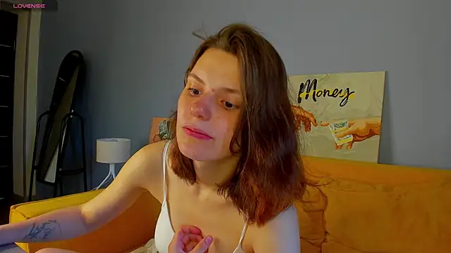 Snapshot of Kira_Be11 chatting on July 6, 2026, 4:20 am Kira Be11 online show from July 6, 2026, 4:20 am