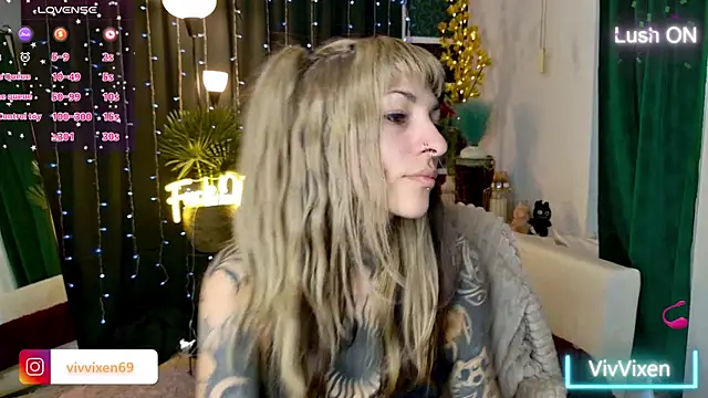 Snapshot of VivVixen chatting on May 19, 2026, 5:52 pm VivVixen online show from May 19, 2026, 5:52 pm