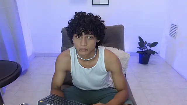 hades derox  online show from May 9, 2026, 1:33 am