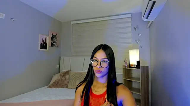 lina phoxy online show from May 11, 2026, 8:39 pm